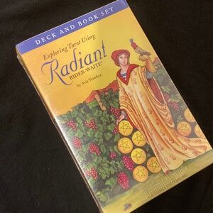 Exploring Tarot Using Radiant Rider-Waite® Tarot Set